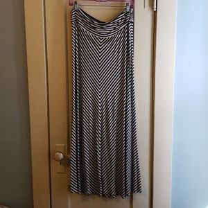 Black and white maxi skirt